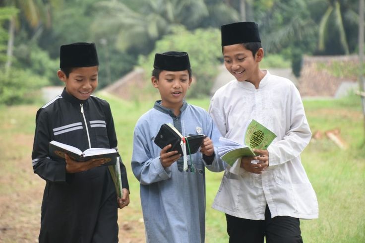 perubahan ini memerlukan keberanian untuk keluar dari zona nyaman dan menghadapi tekanan dari berbagai pihak yang diuntungkan oleh status quo.