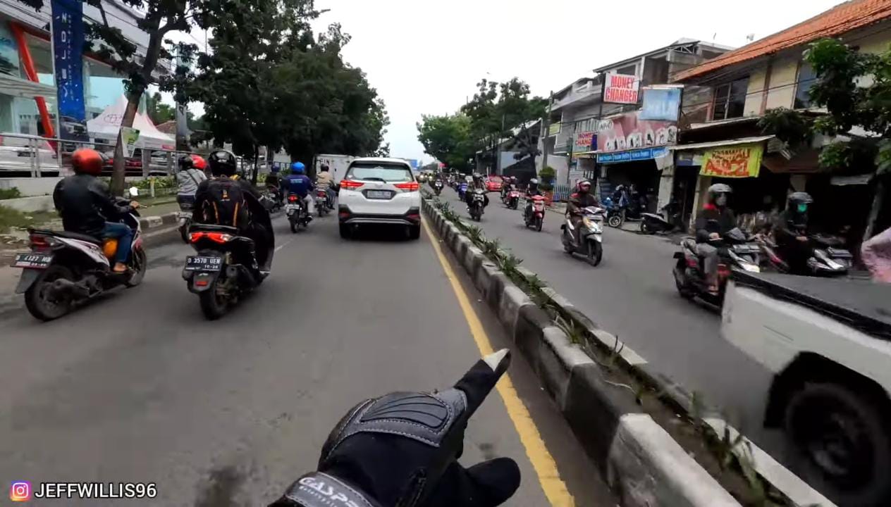 Bikin Kaget! Ternyata Arti Garis Kuning di Jalan Bukan Sekadar Cat Biasa