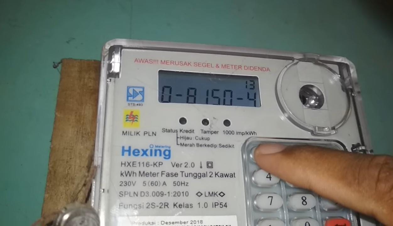 Hampir Mati Lampu! Pria Ini Panik Beli Token Listrik di Alfamart, Begini Cara Masukkannya