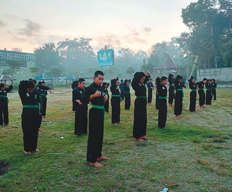 DISIPLIN: Latihan rutin ekskul PN di SMA Mamba