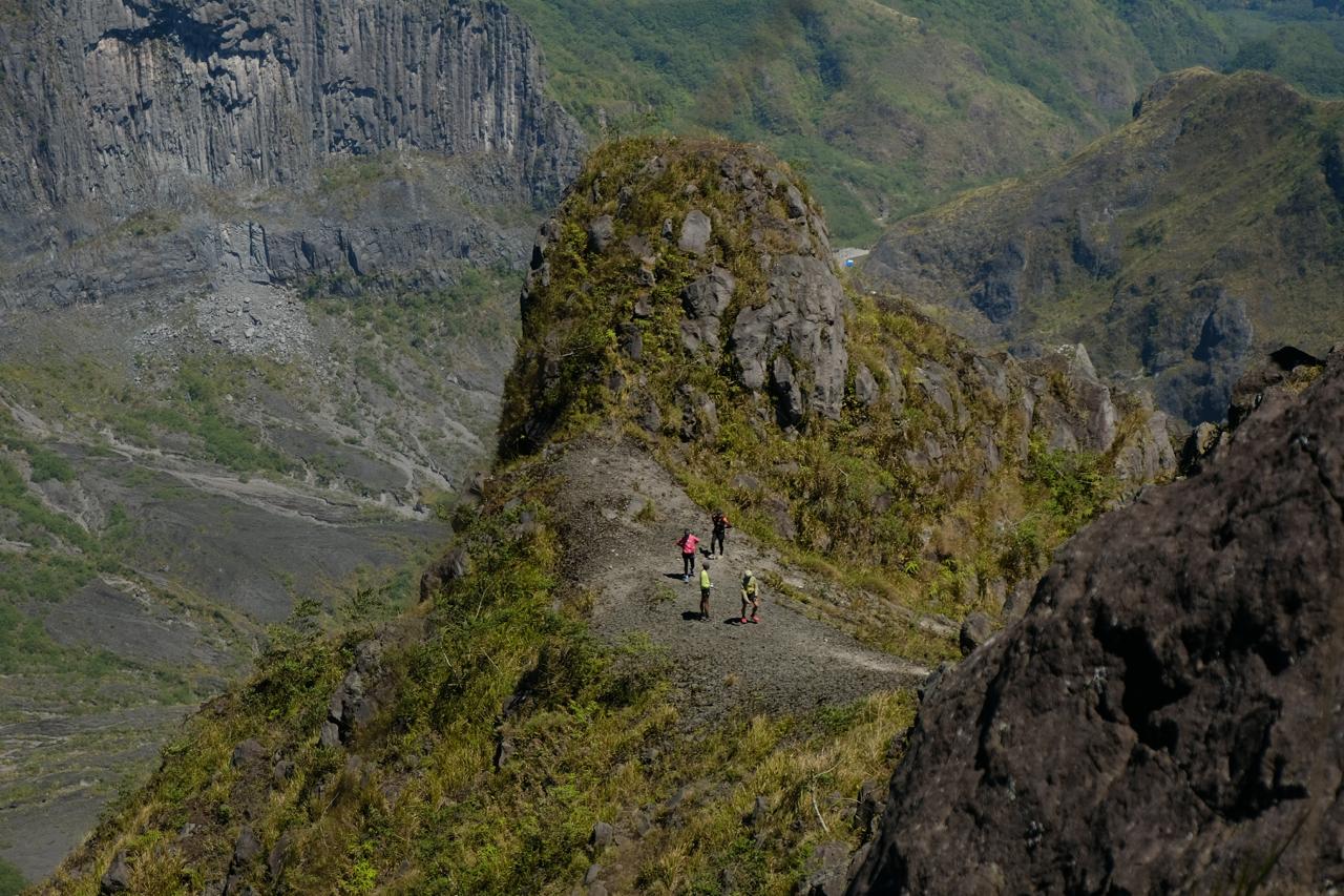 PACU ADRENALIN: Salah satu trek yang bakal dilintasi peserta lomba trail Kelud Sky Race pertengahan November 2025.