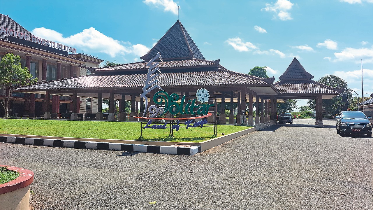 DITUNGGU: Suasana Kantor Bupati Blitar Kanigoro, yang nantinya juga menjadi kantor sekda baru, yang masih dalam proses seleksi terbuka.