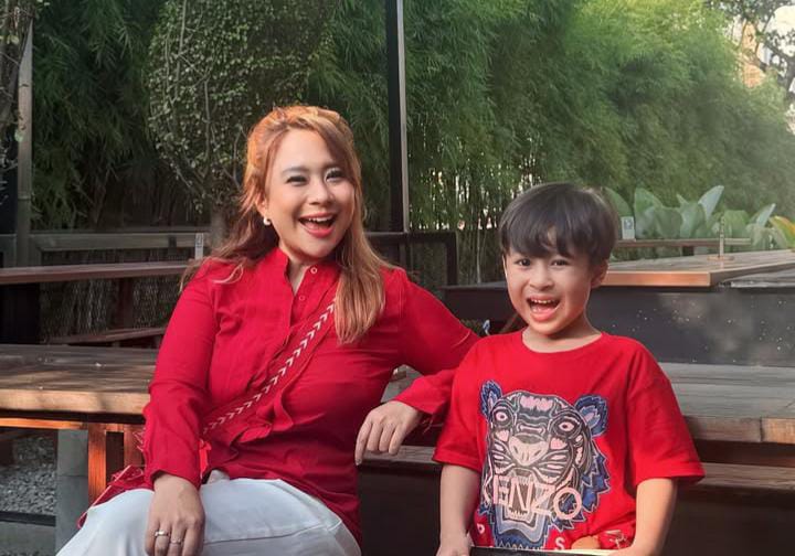 Umur 2 Tahun Sudah Punya 33 Album, Chikita Medi Bongkar Masa Kecil yang Hilang