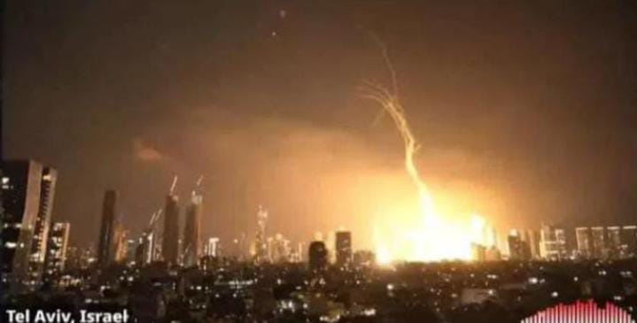 52 Tahun Tak Ada yang Berani, Kini Iran Bikin Israel Kocar-Kacir!
