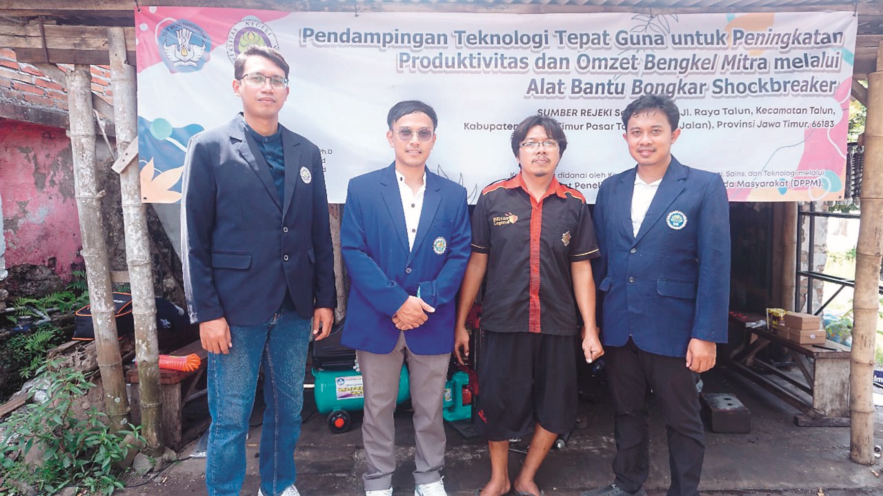 INOVATIF: Bengkel Sumber Rejeki di Kelurahan/Kecamatan Talun dapat manfaat Program Pengabdian Kepada Masyarakat PKM Universitas Negeri Malang.