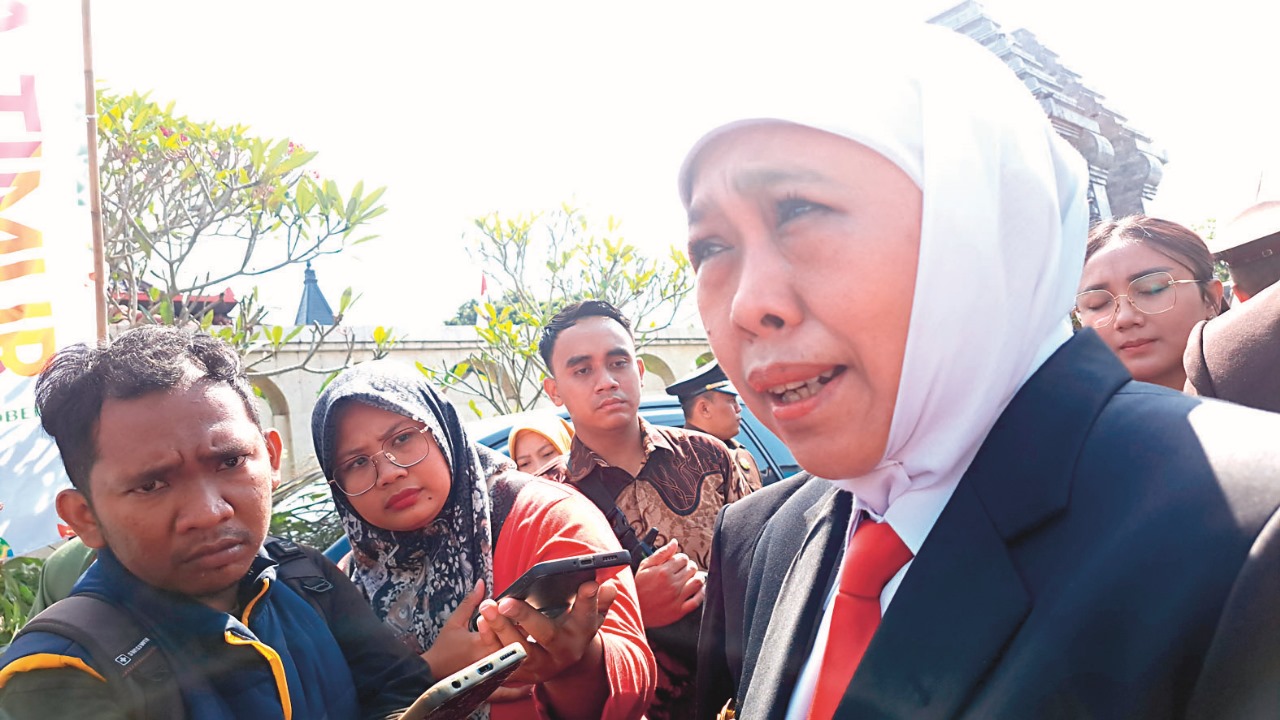 Nyekar di Makam Bung Karno, Gubernur Jatim Khofifah Tanggapi Pemangkasan Dana Transfer Pusat