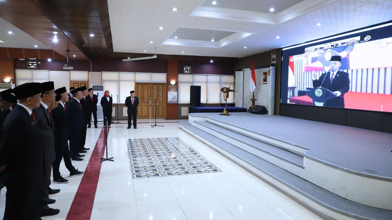 Kakanwil BPN Jatim Asep Heri Tekankan Penyelesaian Program Strategis Nasional Sesuai Target Saat Lantik Pejabat Baru