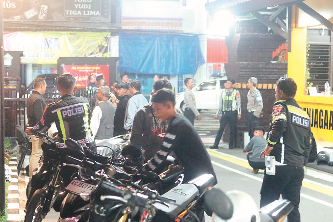 Polisi Tilang Puluhan Sepeda Motor saat Operasi Balap Liar di Kota Blitar, Warga: Bikin Bising di Malam Hari