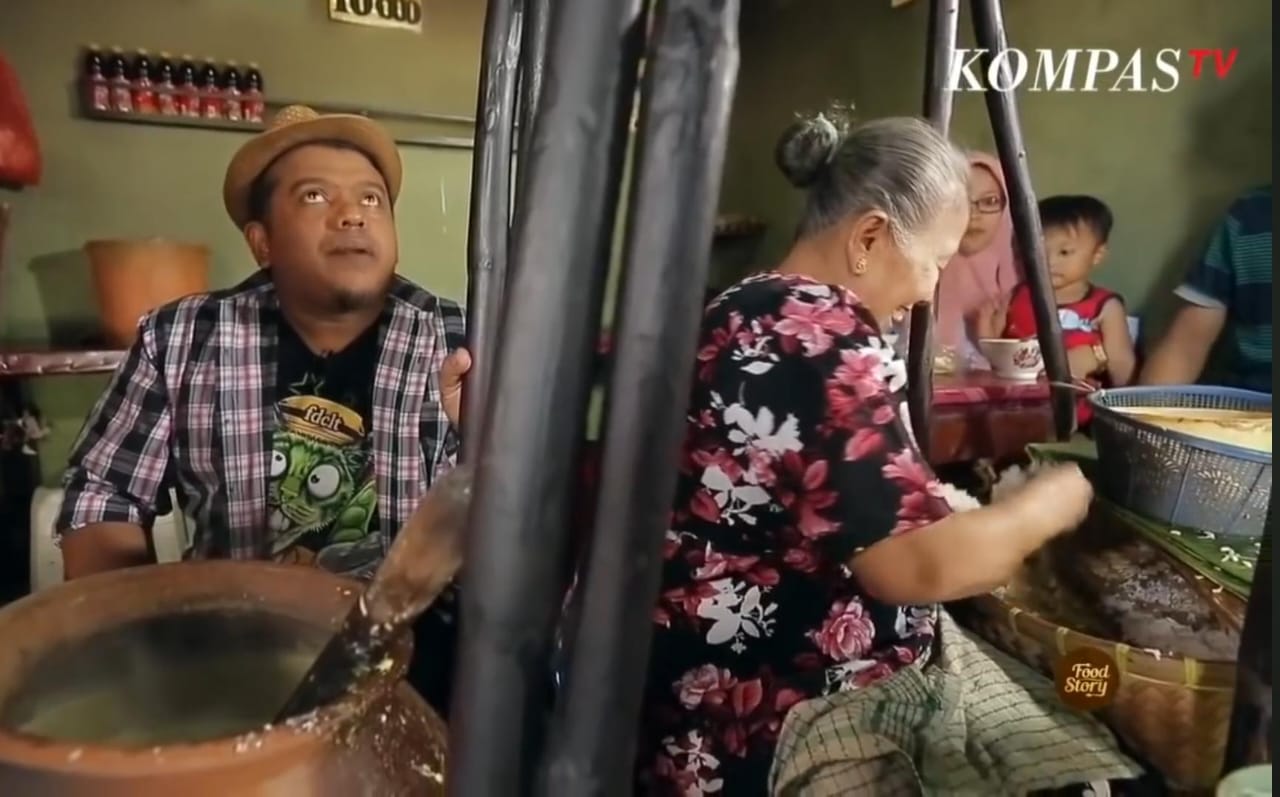 Wisata Kuliner Blitar: Menyusuri Jejak Bung Karno hingga Nikmatnya Soto Bo Ireng Legendaris