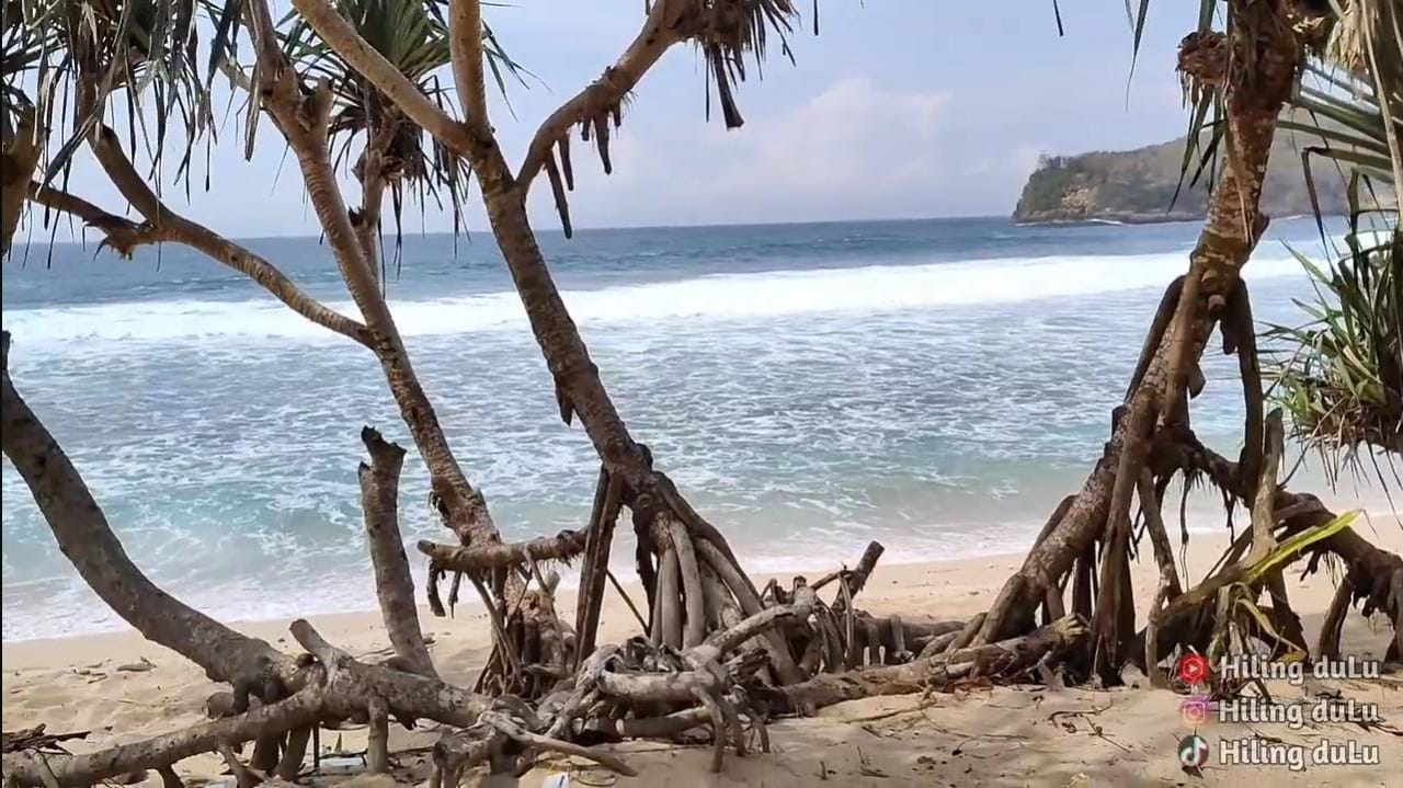 Pantai Banteng Mati Blitar, Surga Tersembunyi di Jalur Lintas Selatan yang Cocok untuk Healing