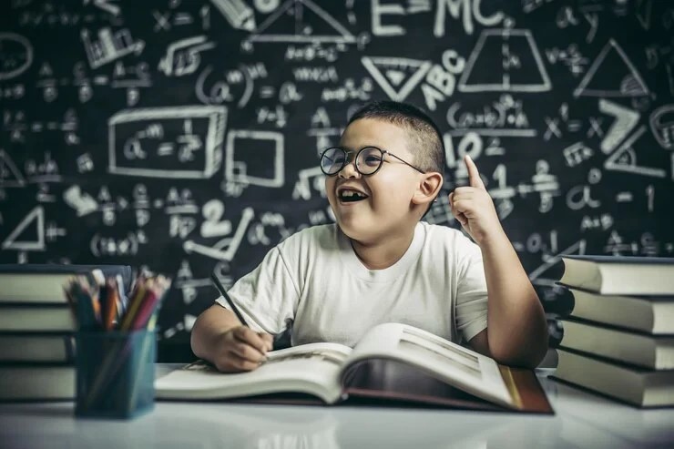 ari ini, sebagian besar siswa lebih banyak belajar dari YouTube dan TikTok daripada dari guru di kelas. Dunia pendidikan telah bergeser ke ranah digital, namun sistem sekolah belum beradaptasi. &ldquo;Guru