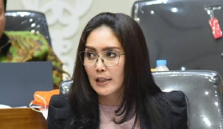 Rieke dengan tegas membantah narasi yang menyatakan bahwa dana pensiun membebani APBN