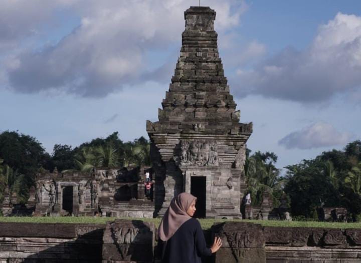 MEGAH: Candi Penataran menjadi salah satu destinasi wisata sejarah yang diminati oleh wisatawan.