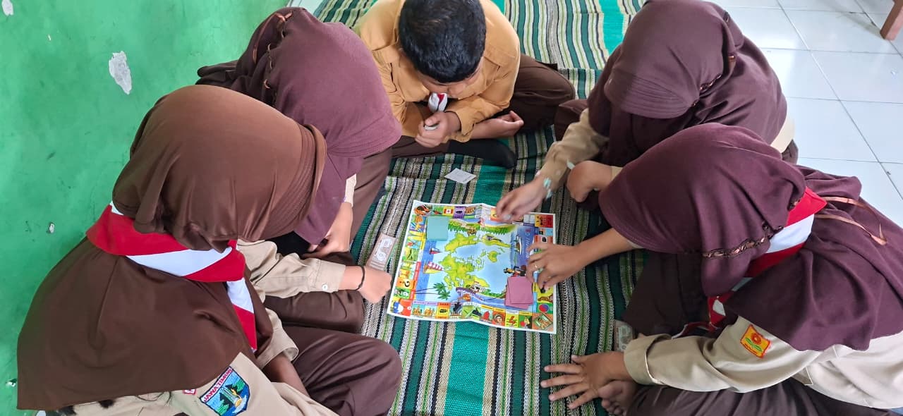 Menanam Cerdas Sejak Dini: Literasi Finansial untuk Generasi Emas 2045.
