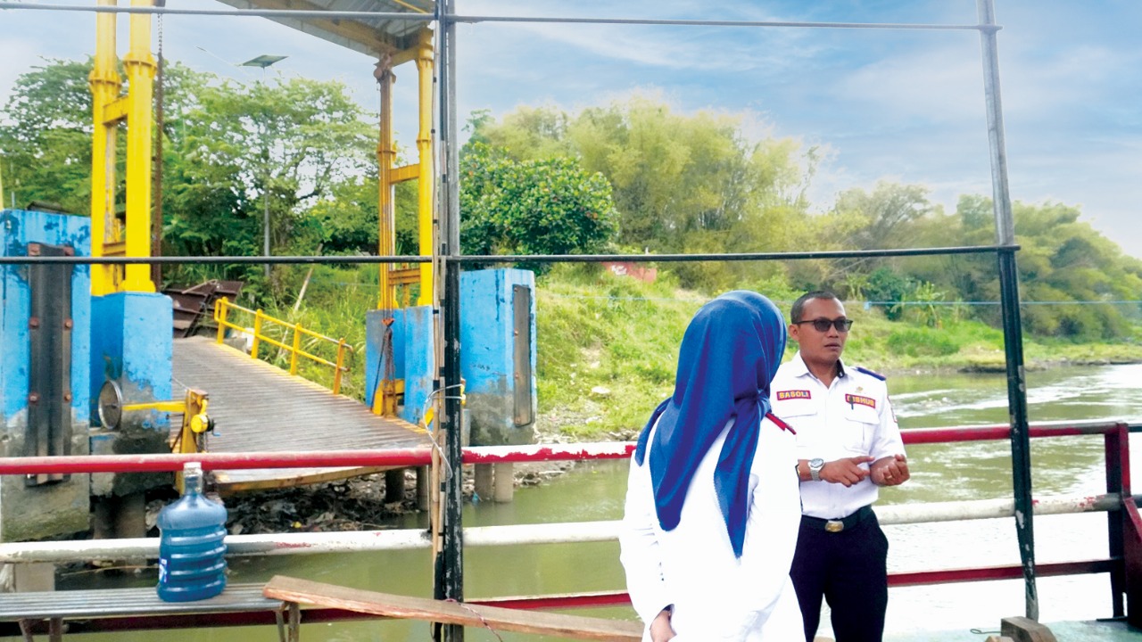 Belasan Titik Penyeberangan Perahu Tambangan Sungai Brantas di Blitar Belum Berizin