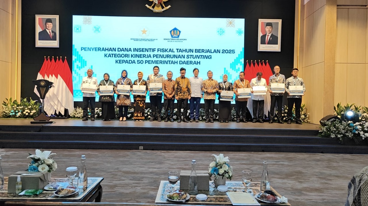 Dinkes Kota Blitar dan Insan Kesehatan Kompak Semarakkan HKN ke-61 Lewat Cek Kesehatan Gratis hingga Jalan Sehat