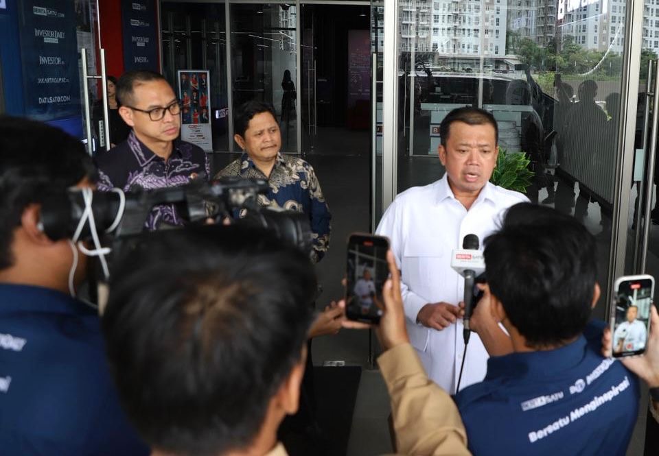 Menteri Nusron tegaskan sengketa tanah Tanjung Bunga Makassar (16,4 Ha) kasus lama 1990-an. Ada HGB & HPL tumpang tindih.