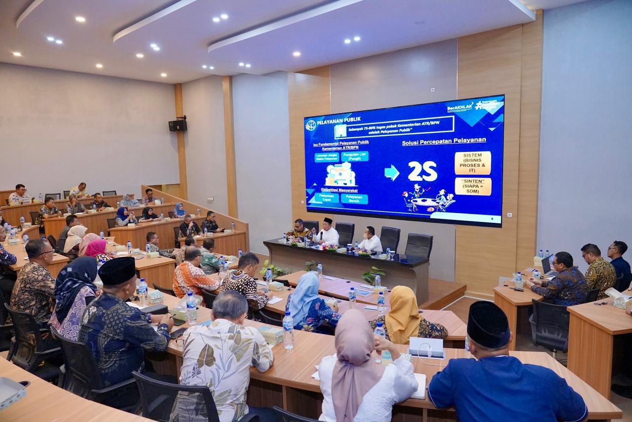 Menteri Nusron desak transformasi layanan ATR/BPN agar transparan & cepat. Harus sesuai karakter generasi muda mayoritas pemohon 5 tahun ke depan.