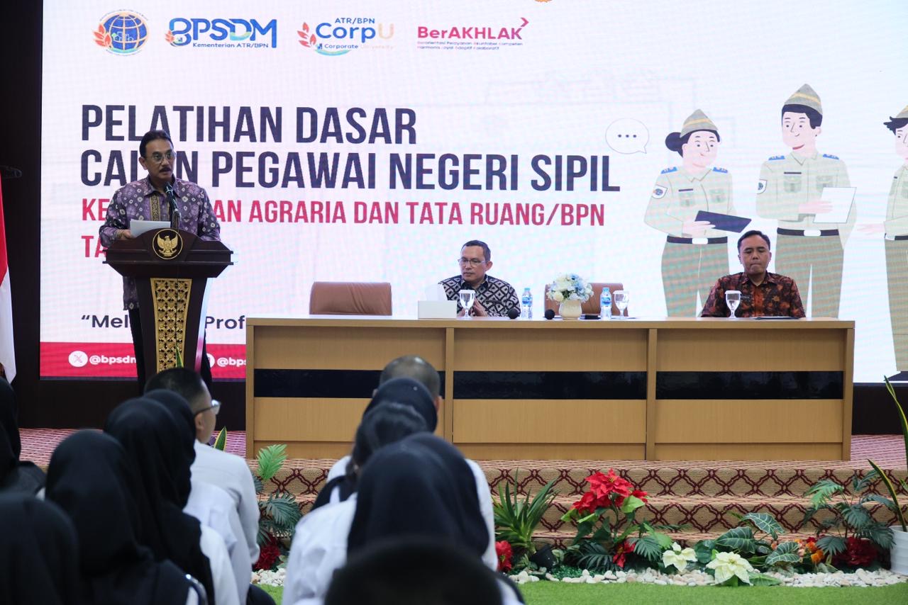 Sekjen ATR/BPN Dalu Agung Darmawan tutup Latsar CPNS Gel. 1. Pesan inti: ASN harus jaga integritas, wawasan, & kesehatan mental.