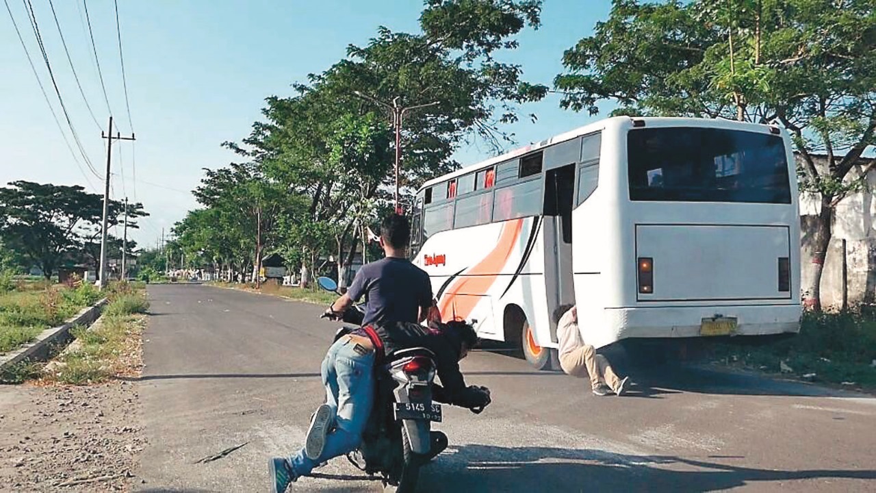 TOTALITAS: Pengambilan film yang mengerahkan seluruh aspek pemikiran dan tenaga.