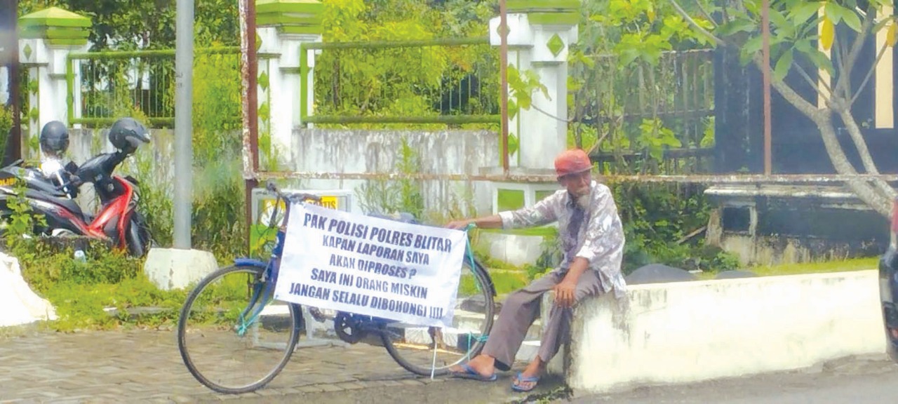 Perjuangan Lansia Blitar Ini Cari Kejelasan Hukum usai Laporannya di Kepolisian Tak Ada Respon