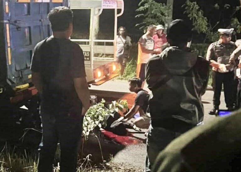&lrm;LAKA MAUT: Kecelakaan di Desa Jiwut, Kecamatan Nglegok, tewaskan dua pelajar pengendara sepeda motor pada Sabtu (22/11) malam.