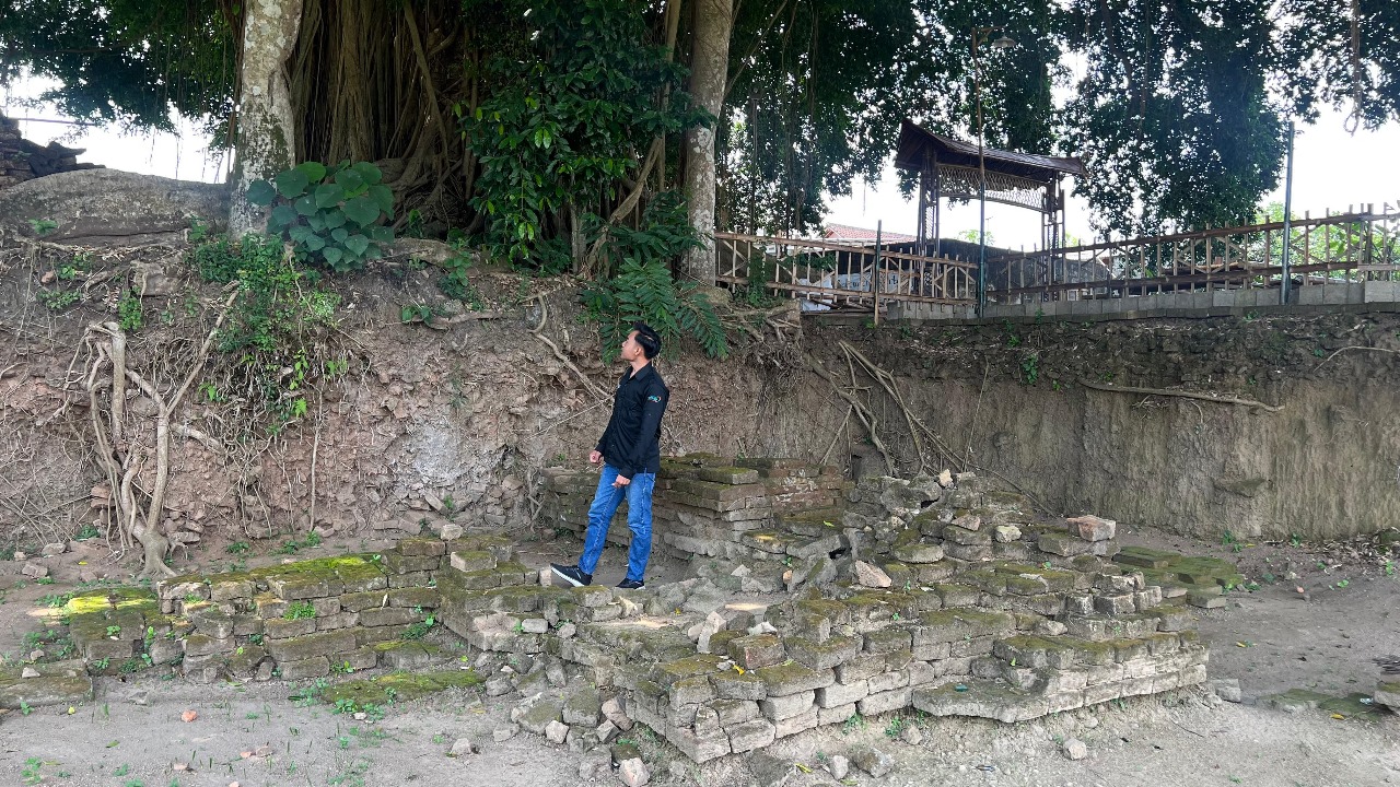 POTENSI SEJARAH: Salah satu Struktur situs Candi Gedog di Kelurahan Gedog, Kecamatan Sananwetan, yang diperkirakan bagian candi utama.