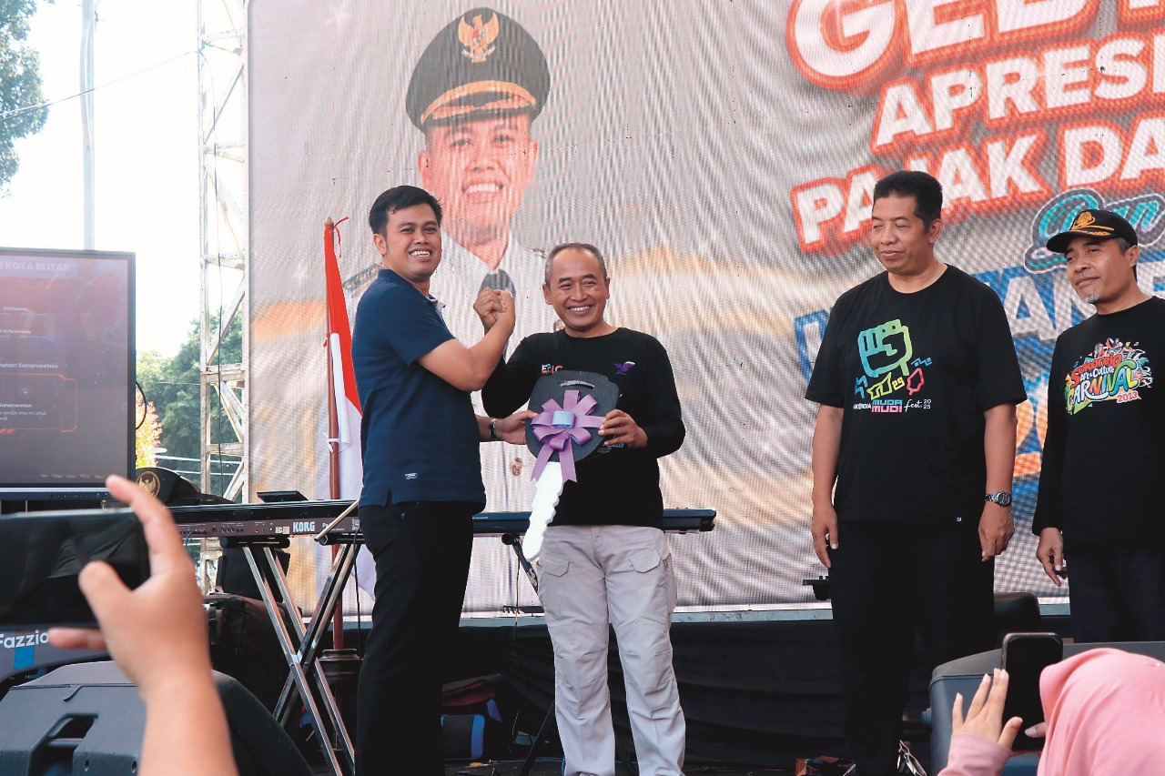 Puncak Kemeriahan Gebyar Apresiasi Pajak Daerah dan Undian PBB-P2 Kota Blitar Tahun 2025