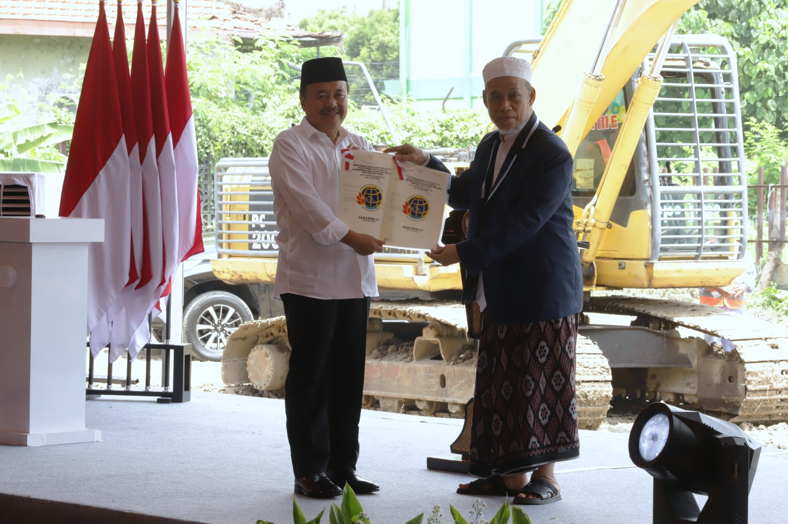Sertipikat Tanah Wakaf Diserahkan, Pembangunan Pesantren Al-Khoziny Sidoarjo Diharapkan Tertib