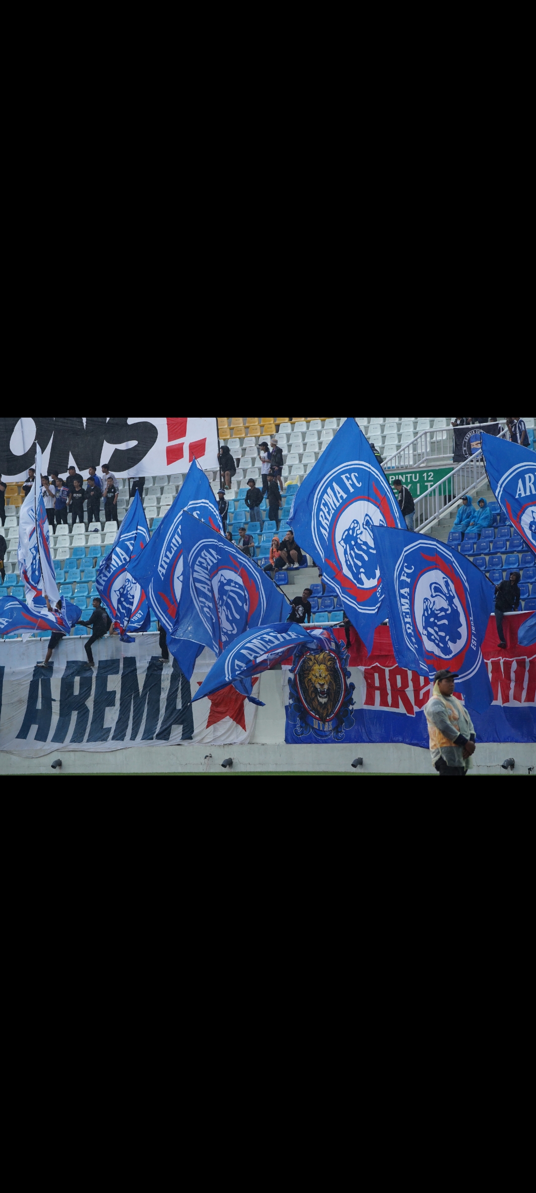 Arema FC & Presidium Aremania Salurkan Bantuan untuk Korban Banjir di Sumatera