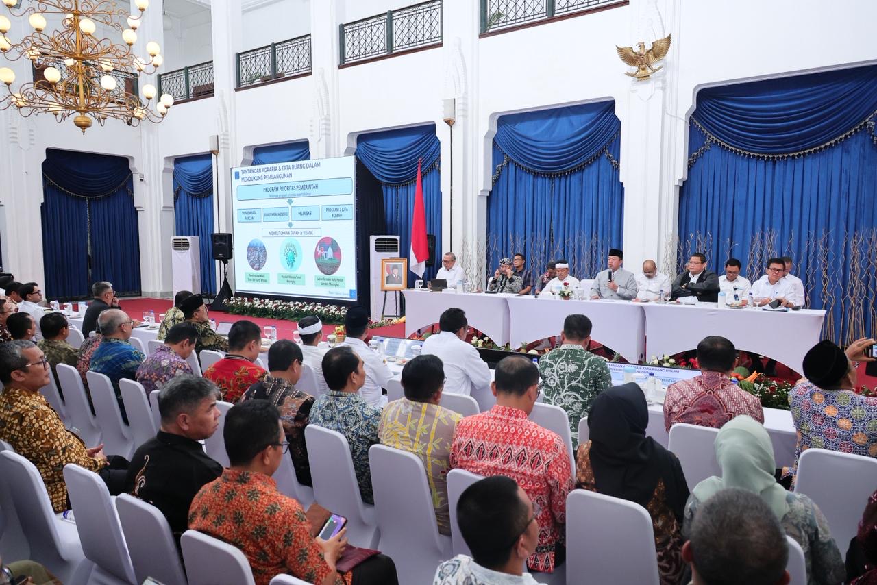 Jalankan Perpres 12/2025, Menteri Nusron Minta Pemda Jabar Revisi RTRW dan RDTR Demi LP2B 87 Persen
