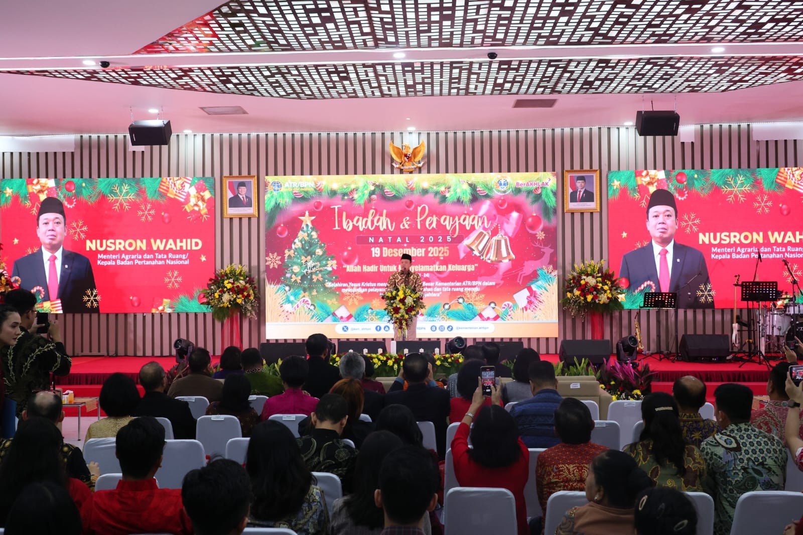 Buka Ibadah Natal 2025 ATR/BPN, Menteri Nusron Ajak Jadikan Esensi Agama sebagai Spirit Bekerja