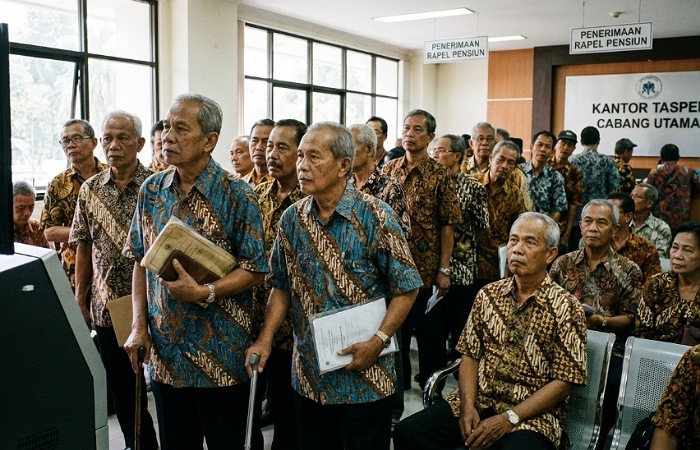 Isu rapel dan kenaikan pensiun 2025 viral. TASPEN Kediri menegaskan belum ada keputusan resmi Pemerintah soal pencairan.