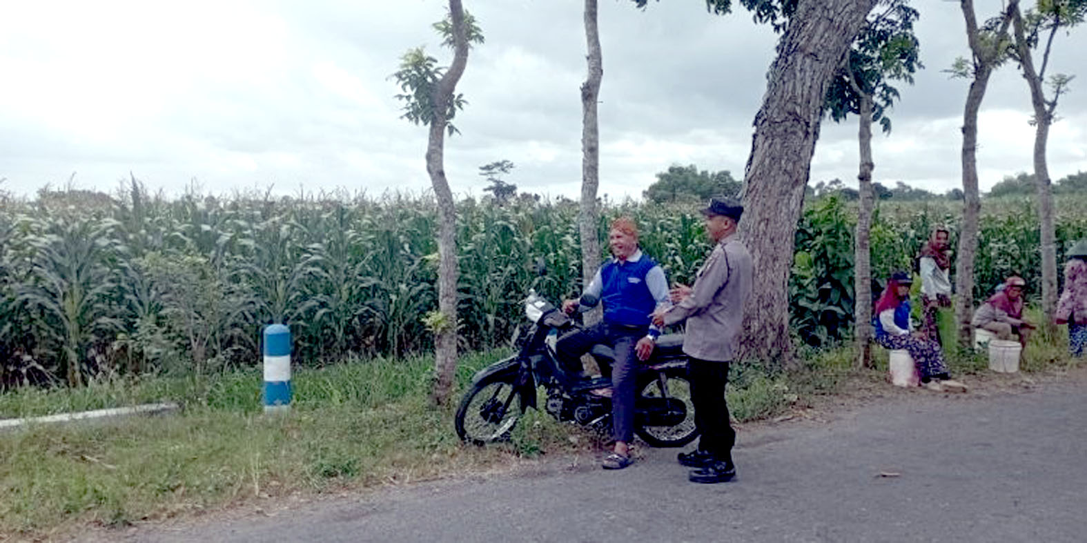 ANTISIPASI: Polsek Udanawu cegah adanya aksi curanmor dengan melakukan patroli di wilayah rawan.