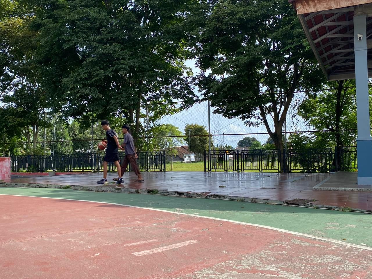 PUSAT OLAHRAGA: Sport center jadi jujukan masyarakat Kota Blitar untuk berolahraga setiap pagi maupun sore.