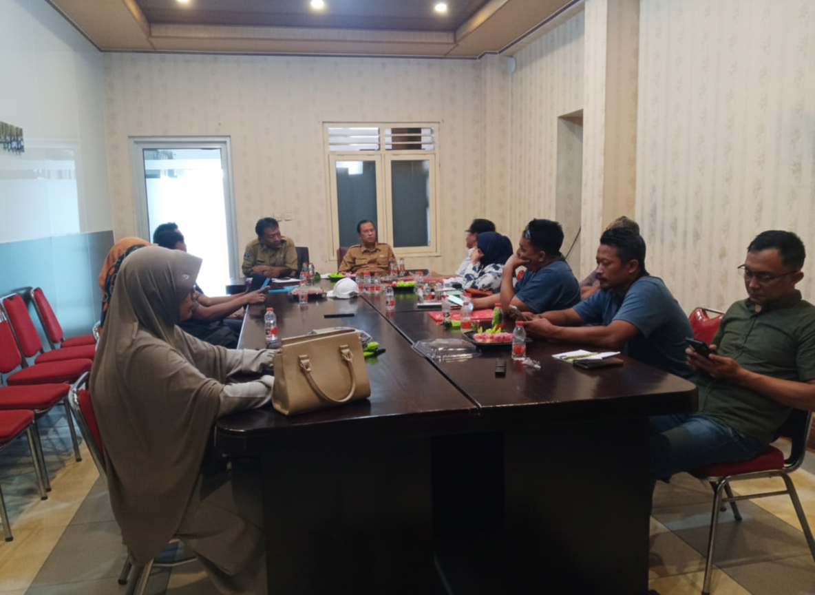BERHARAP: Peternak melakukan pertemuan untuk melakukan usulan pendirian pabrik pakan ayam di Kabupaten Blitar.