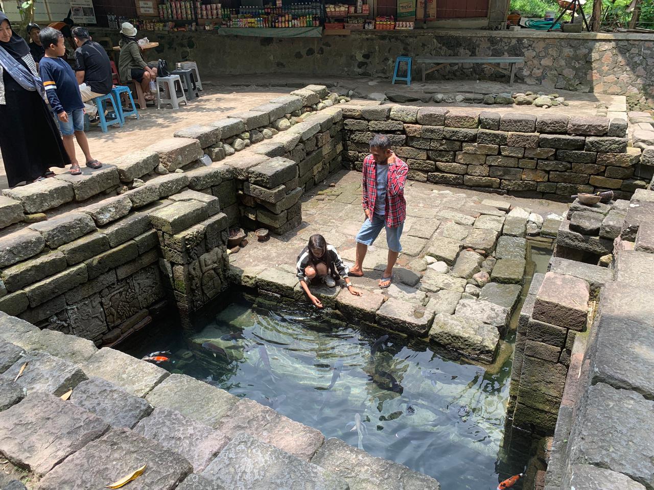Kolam di Candi Penataran Blitar.