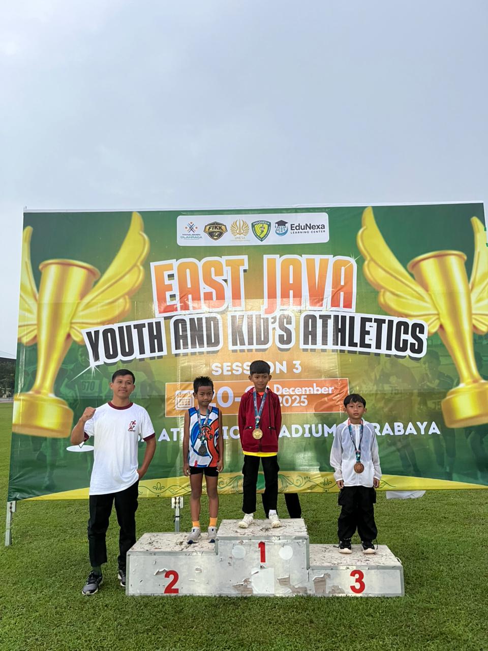 TINGKATKAN JAM TERBANG: Salah satu atlet atletik binaan PASI Kota Blitar meraih juara 3 dalam ajang East Java Youth and Kid&rsquo;s Athletics Season 3, akhir Desember 20