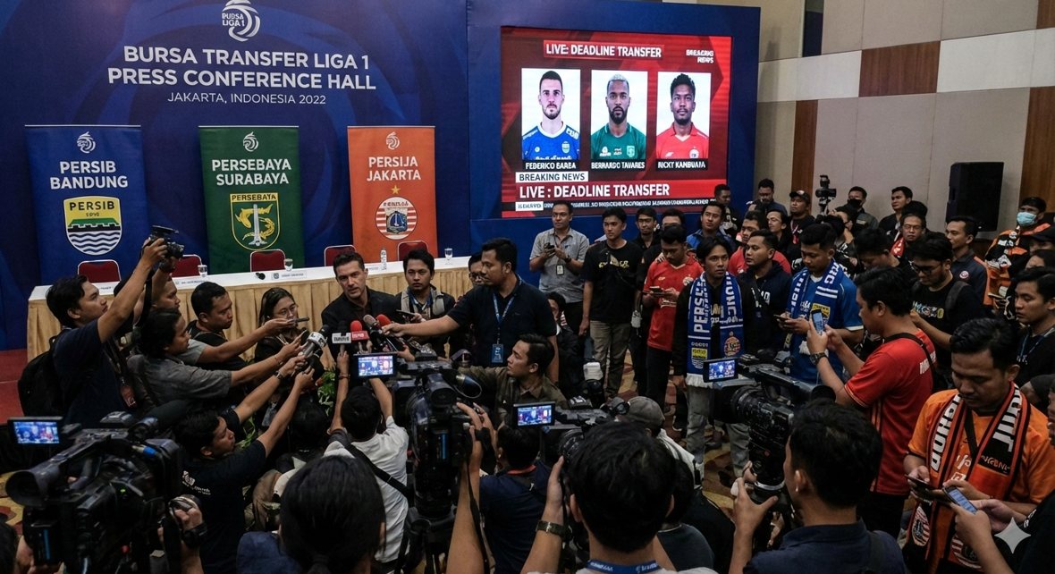Persib bidik Joey Pelupesi, Persebaya resmi boyong Bernardo Tavares