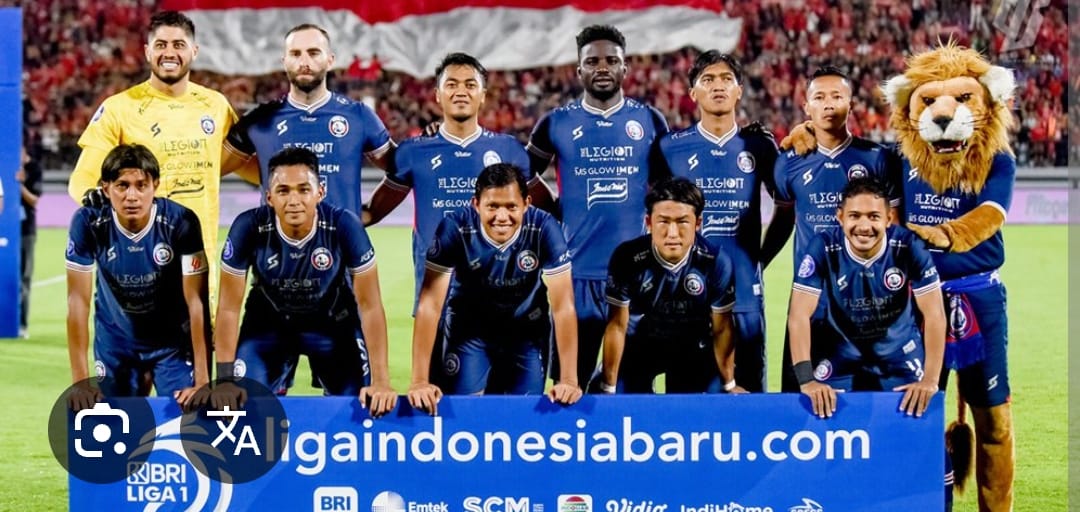 Arema FC memanas jelang putaran kedua. Kursi pelatih dievaluasi, Gustavo Franca condong ke Singo Edan, Yan Mota terancam dilepas.