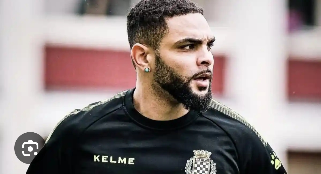 Persib Bandung gaspol evaluasi tim dan bursa transfer. Benyat Turientes jadi target, Kurzawa merapat, ambisi juara kian menguat.