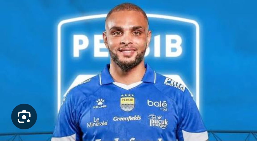 Transfer Persija Jakarta dan Persib Bandung memanas. Persija borong pemain baru, Persib siapkan Kurzawa demi konsistensi juara.