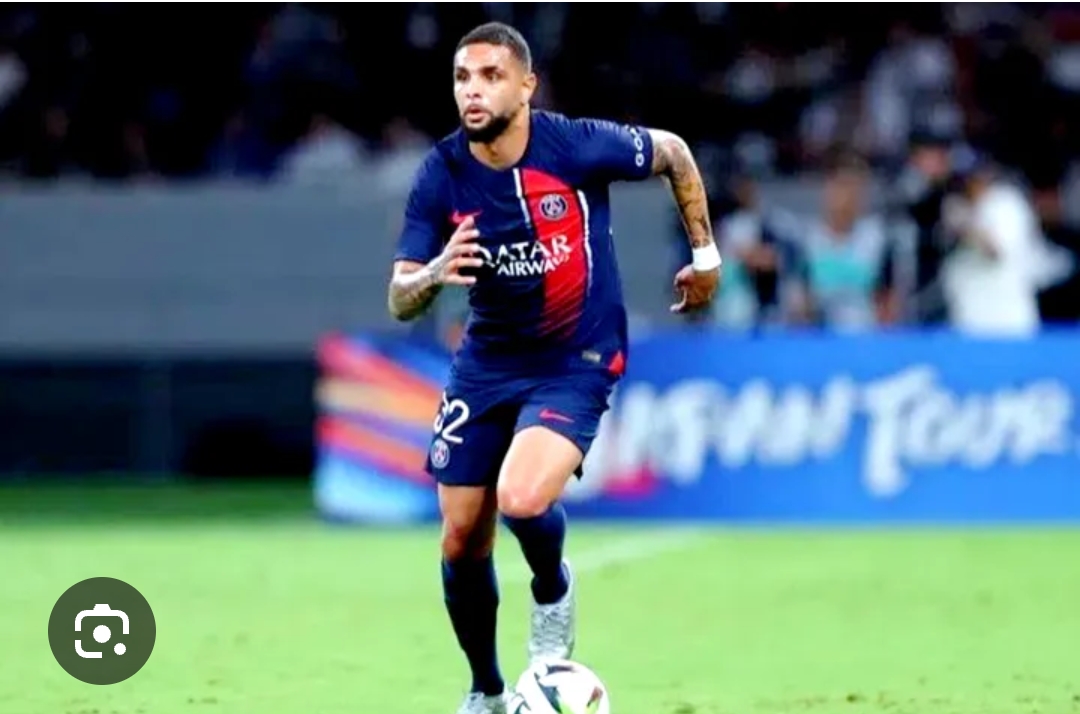 Levin Kurzawa ke Persib Bandung resmi, sudah latihan di GBLA dan berpeluang debut lawan PSBS Biak. Rumor Jessie Lingard ikut memanas.