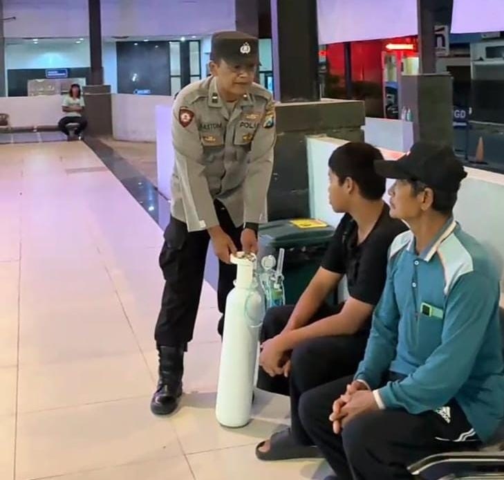 Takut Isi Tabung Oksigen Habis &lrm;Warga Gangguan Pernapasan Lapor Polisi