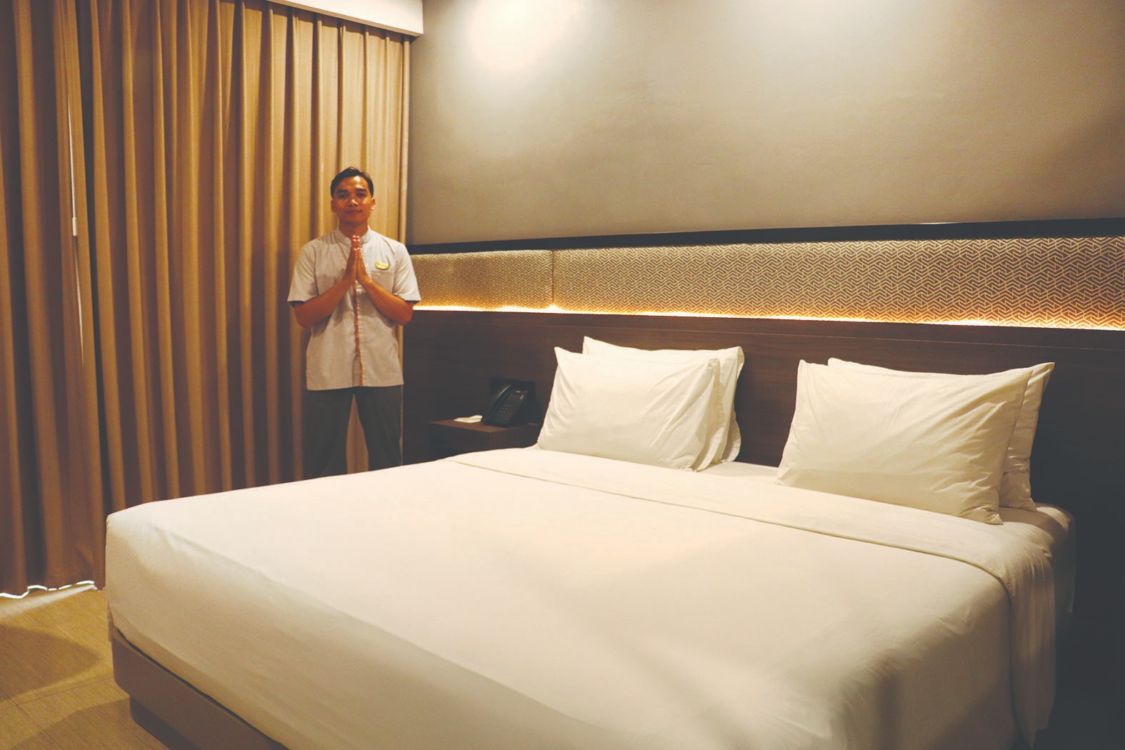 Berdiri sejak 2024, hotel berbintang tiga ini menjadi salah satu destinasi menginap favorit bagi wisatawan maupun pelaku perjalanan bisnis yang berkunjung ke Kota Patria.