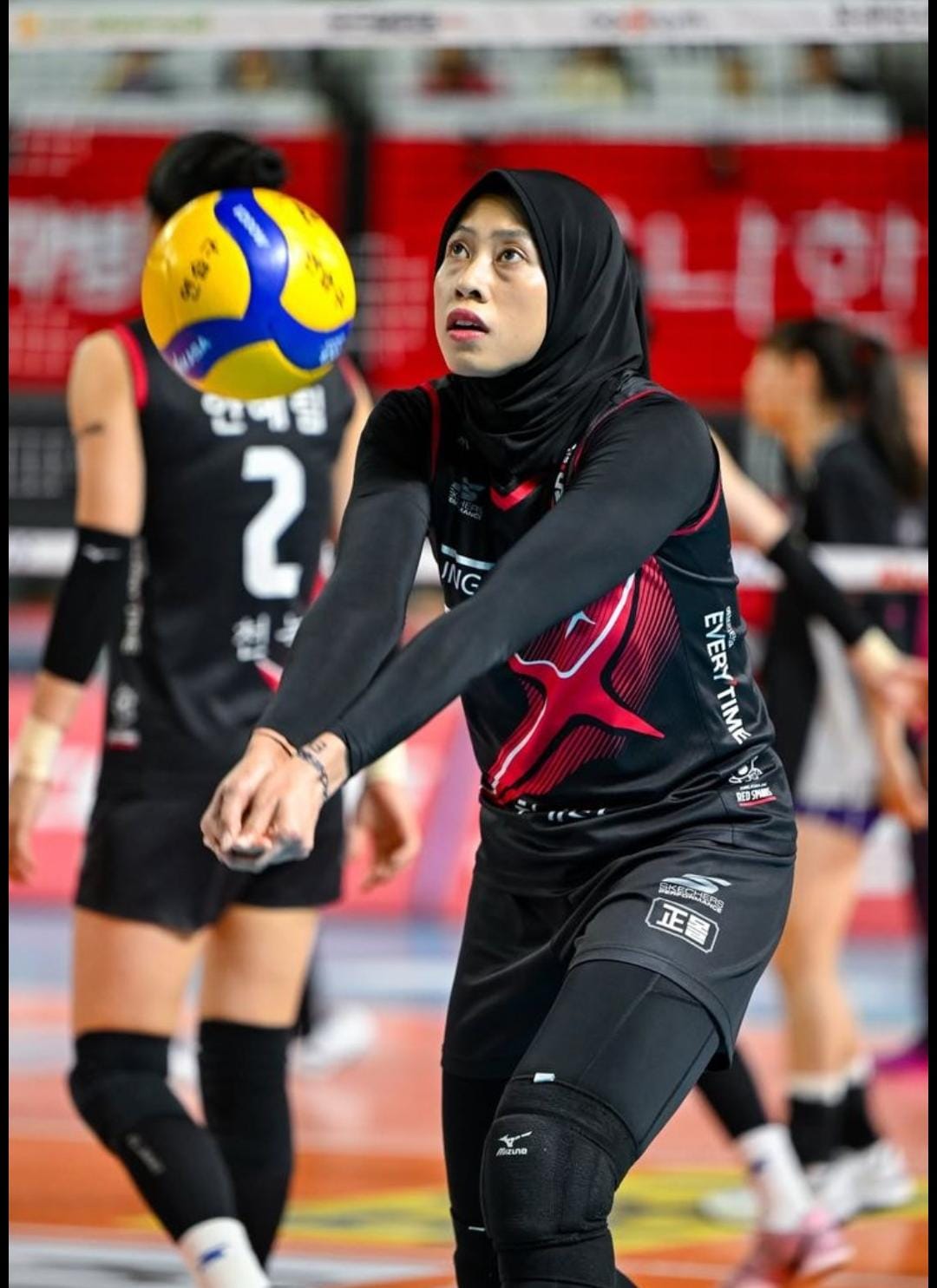 Megawati Hangestri tampil heroik membawa Manisa BBSK menang dramatis 3-2 atas Vestel dalam laga sengit Liga Voli Turki.