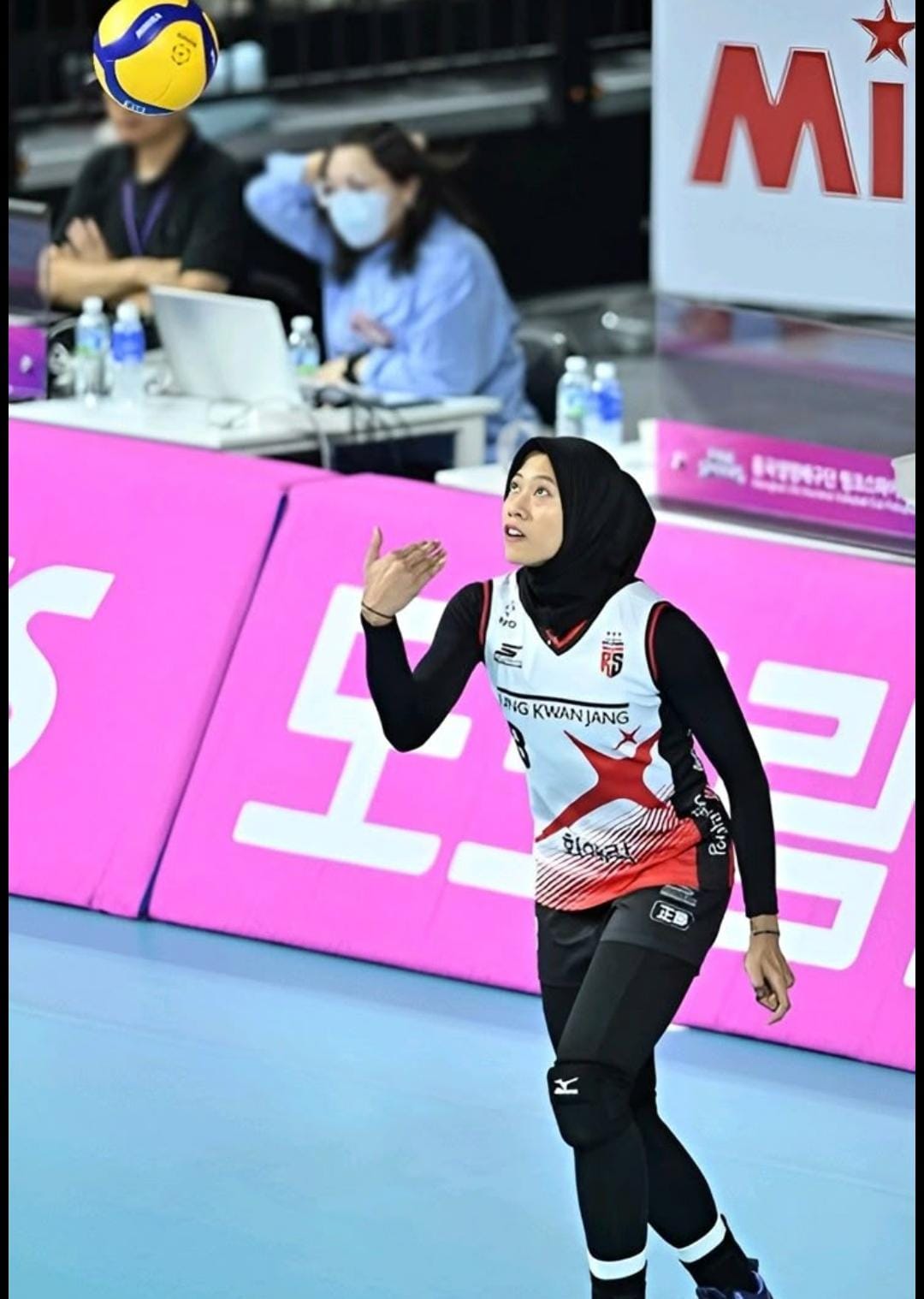 Megawati Hangestri Proliga 2026 tampil luar biasa hingga membuat spiker Brasil Sonali Sidrau takjub dalam duel panas BJB vs Pertamina Enduro.