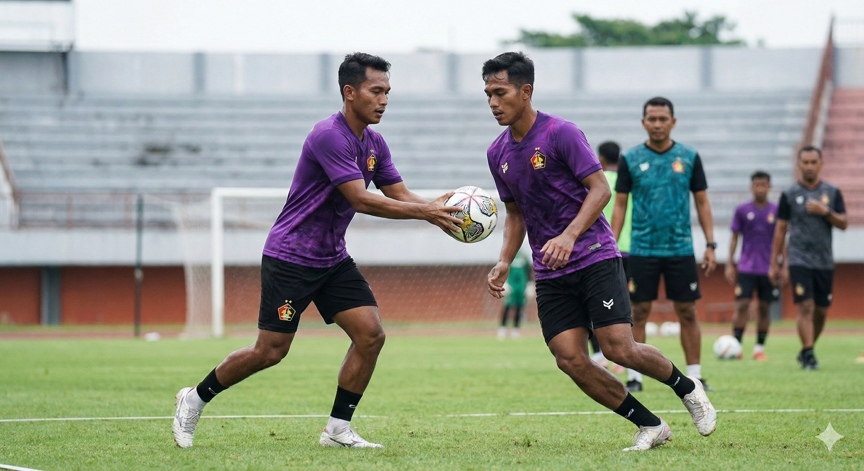 Simak update panas bursa transfer Persib! Duo Hehanussa resmi merapat ke Persik Kediri, sementara eks PSG Layvin Kurzawa tiba di Bandung.