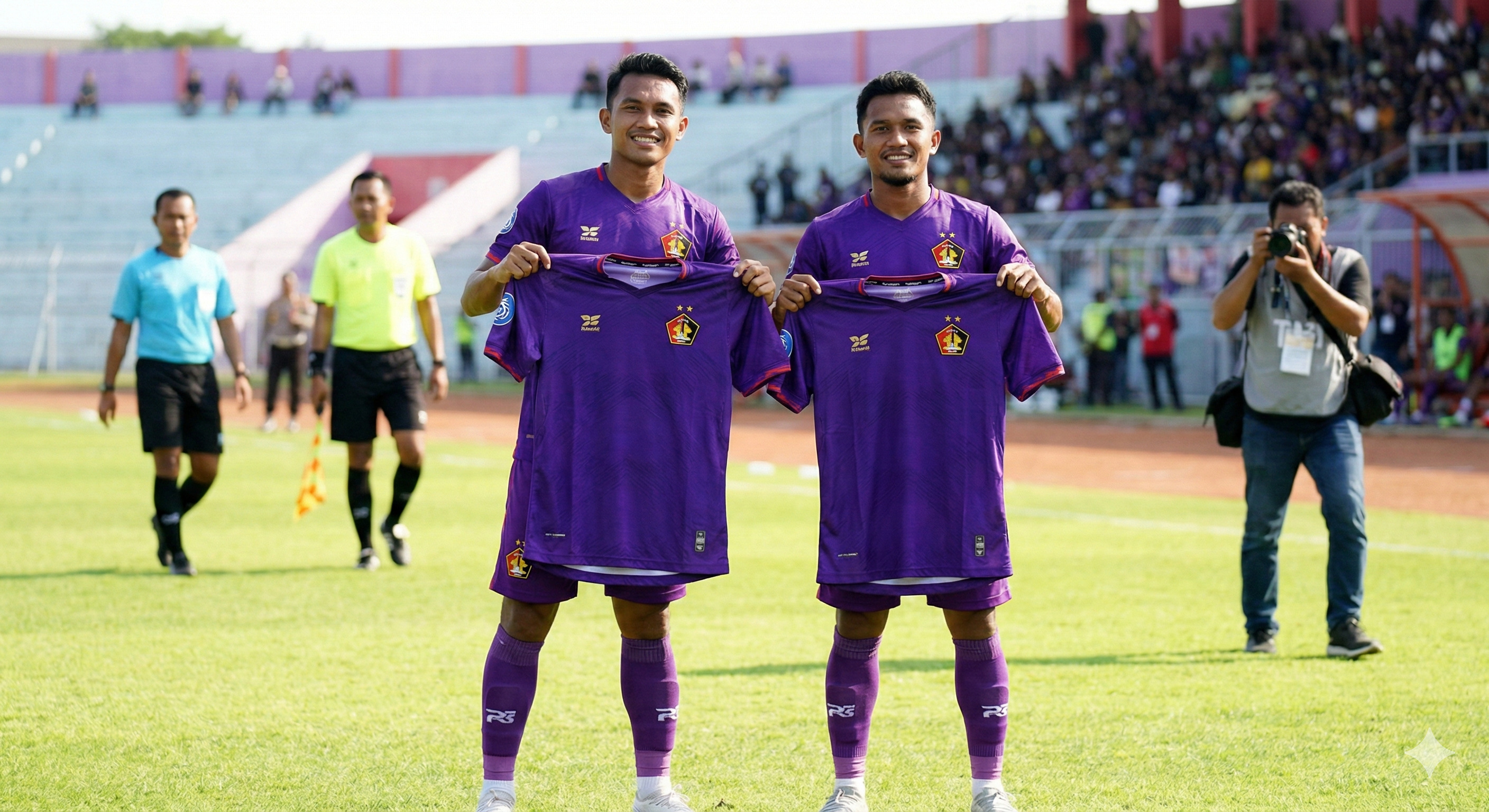Simak update bursa transfer Persib terbaru. Duo Hehanussa resmi dipinjamkan ke Persik Kediri, sementara eks bintang PSG dikabarkan merapat ke Bandung.