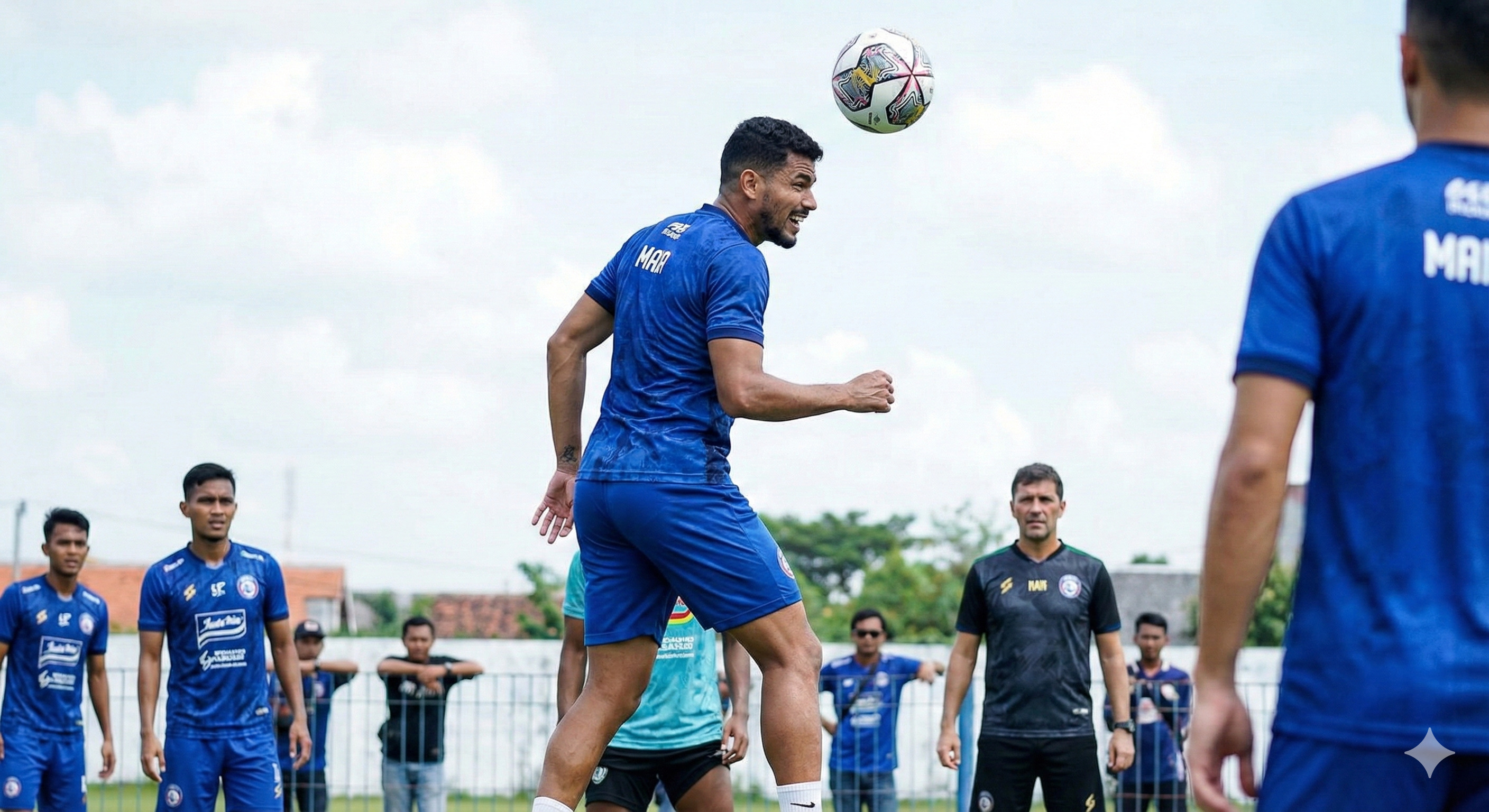 Resmi! Pemain baru Arema FC Walisson Maia gabung, Hansamu Yama cetak gol debut, dan Gustavo Franca nyaman di posisi sayap. Simak analisis